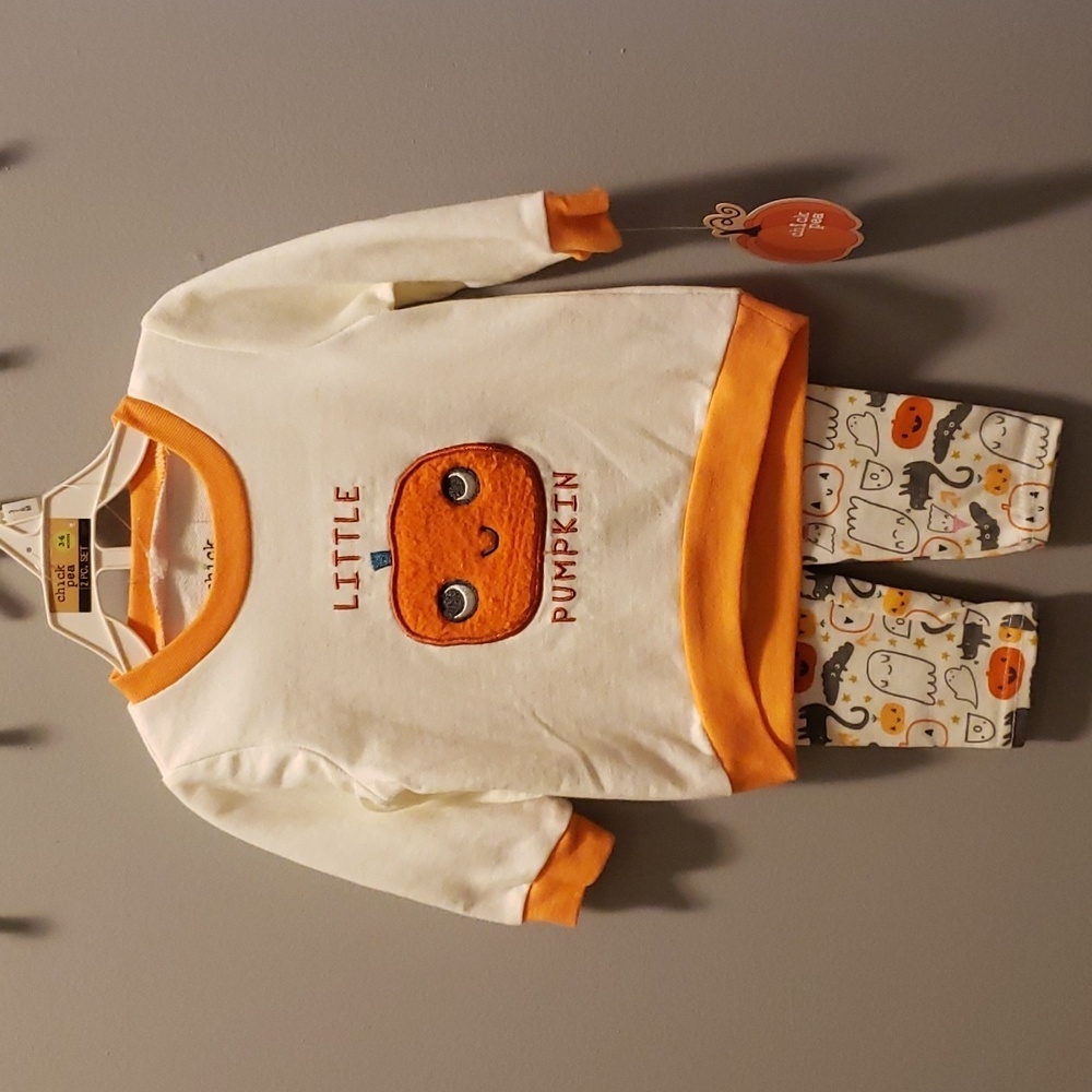 Chick pea NWT 2-piece Halloween Tpp and Leggings Set